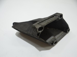 ŁAPA SILNIKA MOCOWANIE LEWE BMW E60 N62 6761113