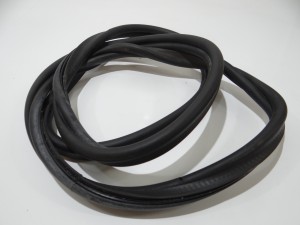 USZCZELKA KLAPY BAGAŻNIKA BMW E88 7208105