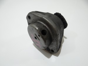 PODUSZKA SILNIKA PRAWA BMW E60 N62B44 6762608