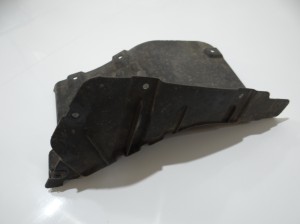 OSŁONA NADKOLA PRAWA BMW E60 7050538