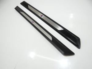 LISTWY NAKŁADKI PROGOWE PROGU LEWA PRAWA BMW F21 F22 M-PAKIET 8055499 KOMPLET