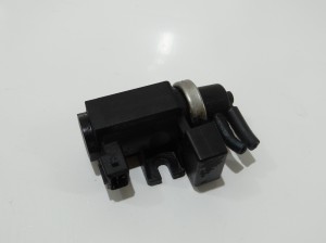 ZAWÓR PODCIŚNIENIA BMW E60 E61 E87 256D2 OE 2247906 (4822502)
