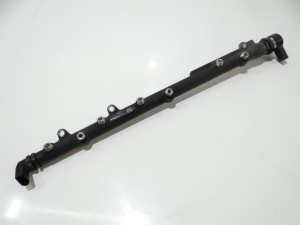LISTWA WTRYSKOWA BMW E60 E61 256D2 OE 7788679 (4822437)