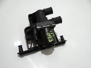 POMPKA WODY ELEKTROZAWÓR BMW E60 E61 6920226 (4822469)