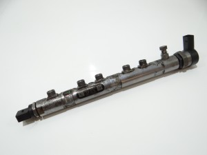 LISTWA WTRYSKOWA BMW E60 E61 N47D20A 7809129 (4647989)