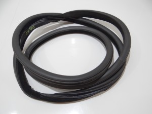USZCZELKA DRZWI PRAWY PRZÓD PRAWA PRZEDNIA BMW F10 F11 OE