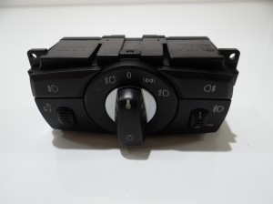 WŁĄCZNIK PRZEŁĄCZNIK ŚWIATEŁ BMW E60 E61 OE 6988555 (4647839)
