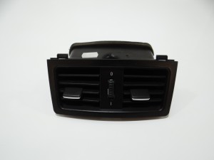 KRATKA NAWIEWU ŚRODKOWY TYŁ BMW E60 LCI 7129556 (4748000)