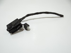 KOSTKA WTYCZKA LAMPY BMW E60 E61 PRZÓD H7 (4647779)