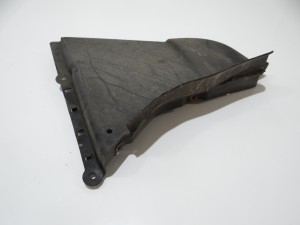 OSŁONA TRÓJKĄT NADKOLA LEWY PRZÓD BMW E60 E61 7119853 (4647728)