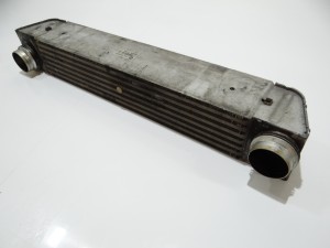 CHLODNICA INTERCOOLER BMW E60 E61 256D2 7787446 (4647478)