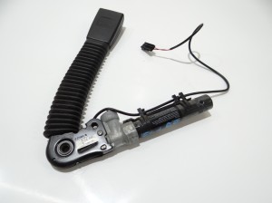 NAPINACZ PASA PRAWY PRZÓD BMW E60 E61 7065848 (4647636)