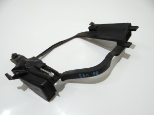 ŚLIZG MOCOWANIE LAMPY PRAWY PRZÓD BMW E60 E61 OE (4647712)