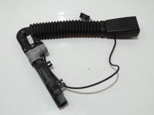 NAPINACZ PASA PRAWY PRZÓD BMW E60 E61 9117240 (4822591)