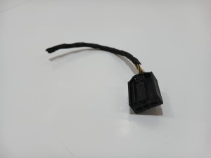 KOSTKA WTYCZKA LAMPY TYŁ TYLNEJ W KLAPĘ BMW E61 (4642367)