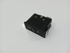GNIAZDO AUX IN BMW E60 E61 OE 6986791 (4642344)