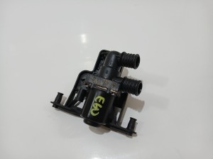 ELEKTROZAWÓR POMPKA WODY BMW E60 E61 OE 6920226 (4642348