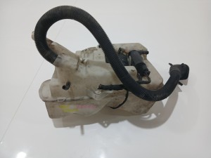 ZBIORNICZEK PŁYNU SPRYSKIWACZY BMW E61 XENON 7179451 (4642031)