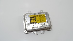 PRZETWORNICA LAMPY XENON BMW 5DV 009 000 -00 (4642481)