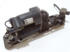 KOMPRESOR ZAWIESZENIA NIVO BMW E61 6785505 (4642463)
