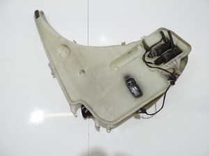 ZBIORNICZEK PŁYNU DO SPRYSKIWACZY BMW E91 LCI OE 7068998 (20186081)
