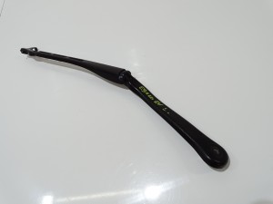 RAMIĘ WYCIERACZKI LEWE BMW E91 LCI EU 7171639