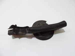 USZCZELKA GUMA MASKI KIELICHA PRAWA BMW F20 F21 F22 OE 7307864