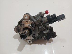 POMPA WTRYSKOWA BMW X3 E83 2.0 D OE 7797874