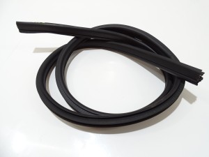 USZCZELKA DRZWI PRAWA BMW E88