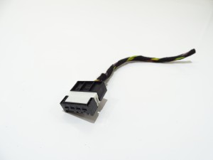 KOSTKA LAMPY TYŁ KLAPY BAGAŻNIKA BMW E90