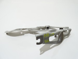 ZAWIAS KLAPY LEWY TYŁ BMW F22 300 7304557