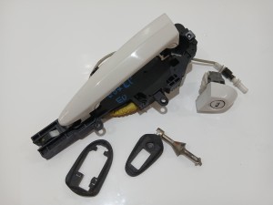 KLAMKA DRZWI LEWA PRZEDNIA BMW E87 300 EU