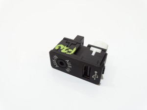 GNIAZDO PORT USB BMW F20 F30 9229246