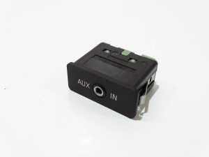 GNIAZDO AUX IN BMW E60 E61 LIFT 6986791