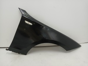 BŁOTNIK PRAWY PRZEDNI BMW E88 475 BLACK SAPPHIRE