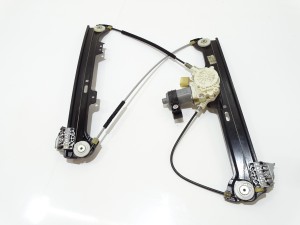 BMW E60 PODNOŚNIK SZYBY PRAWY PRZÓD 7184384