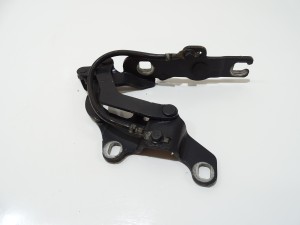 ZAWIAS MASKI LEWY PRZÓD BMW E88 7060559 475